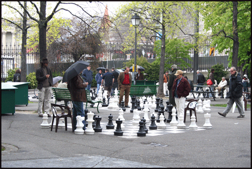 chess-in-the-park.gif